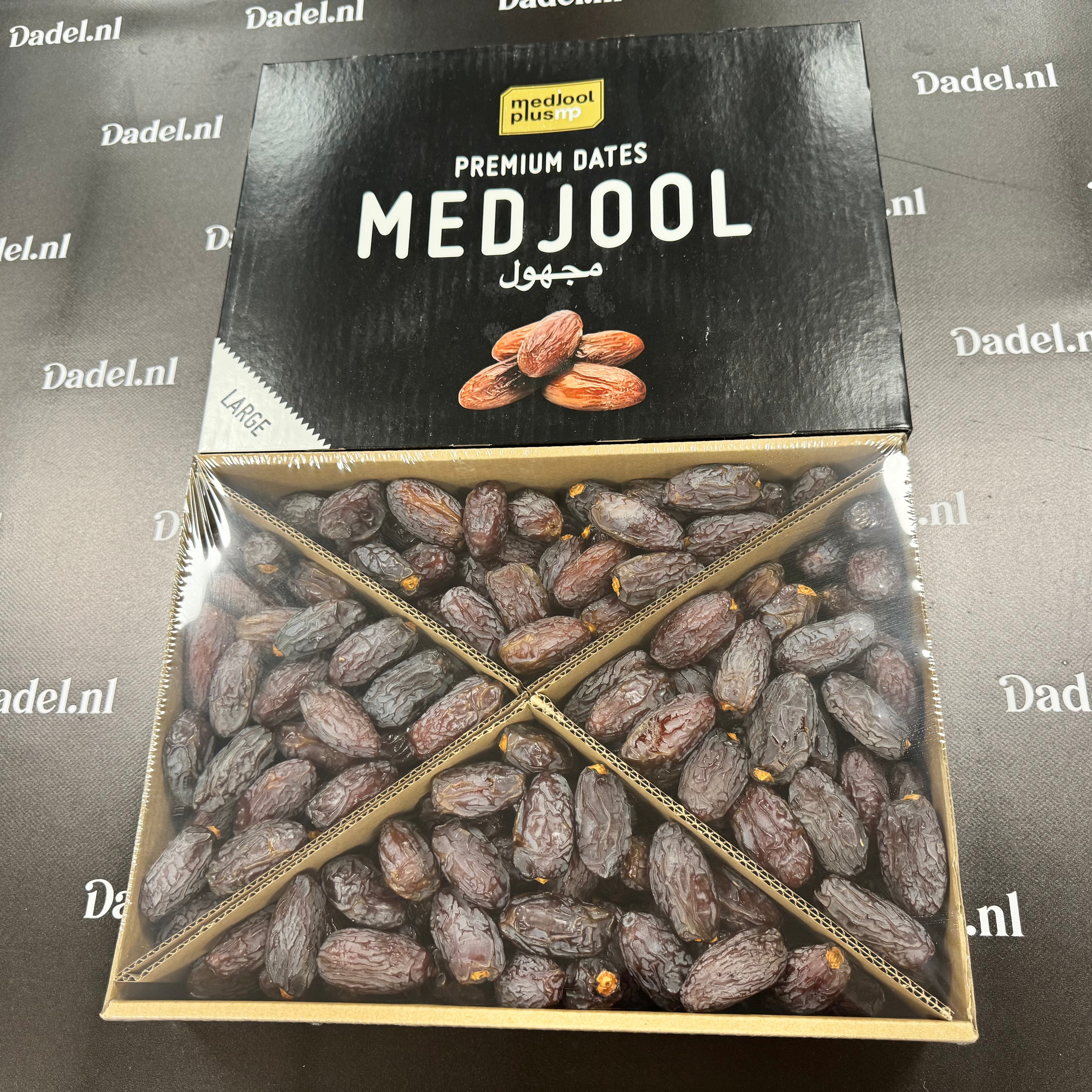 Large Medjool Dates | Premium | With Pit